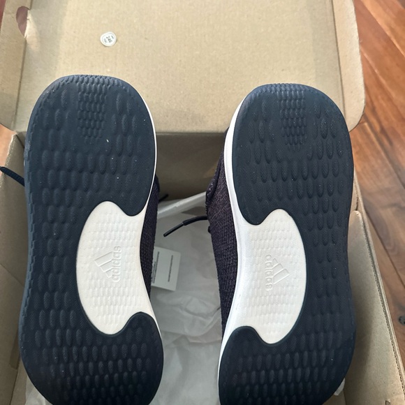 Adidas women’s Cloudfoam Navy slip on Sneakers - Picture 2 of 5